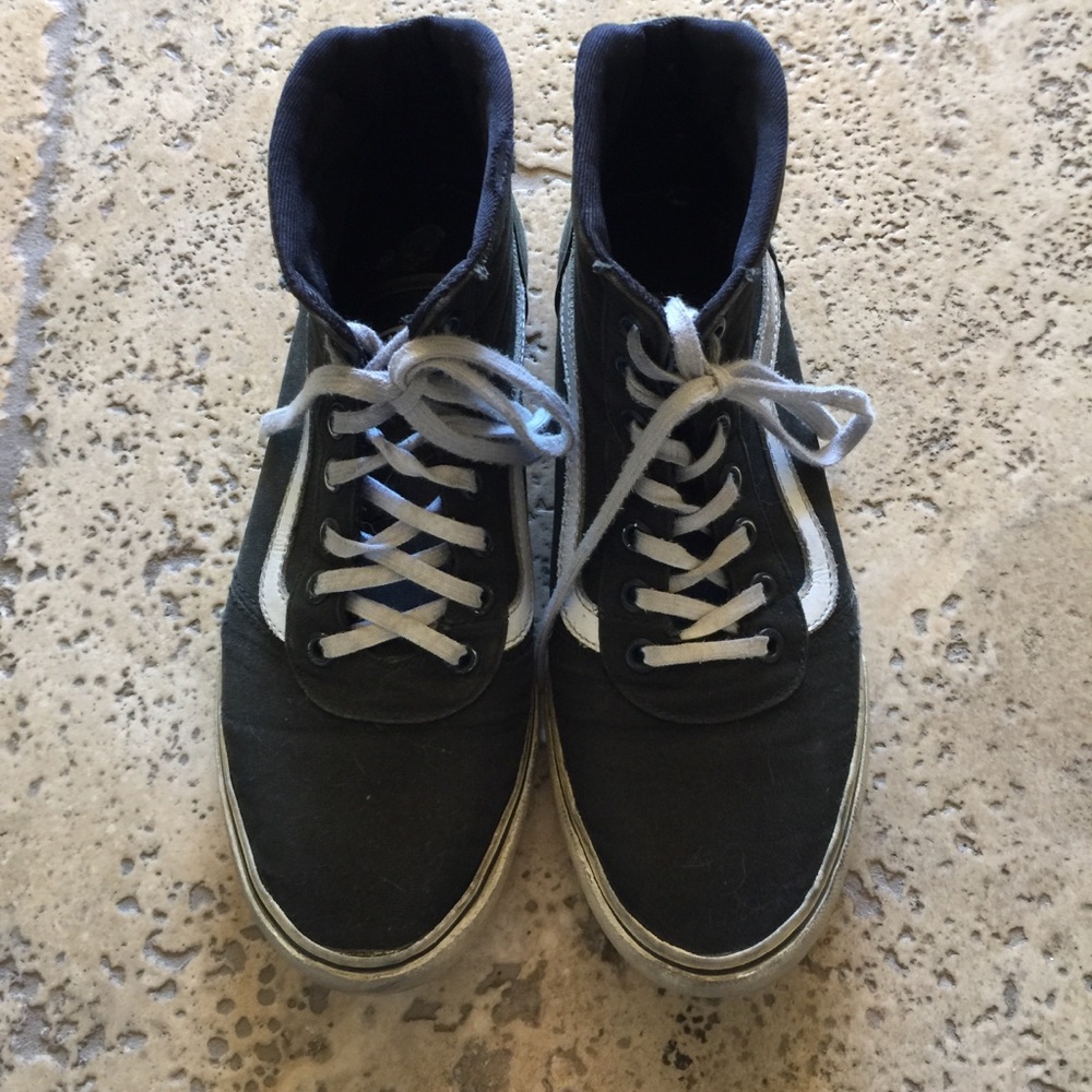 Black Sk8-Hi Vans Classic Hi Tops